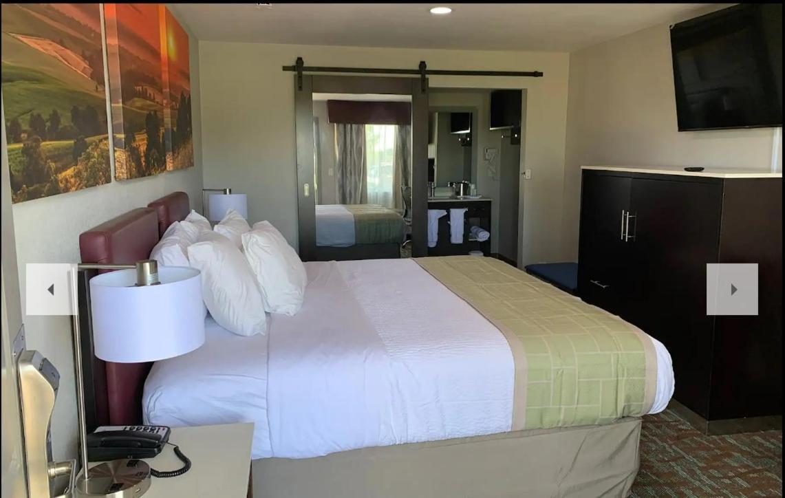 Days Inn By Wyndham Bellville Mansfield Ngoại thất bức ảnh