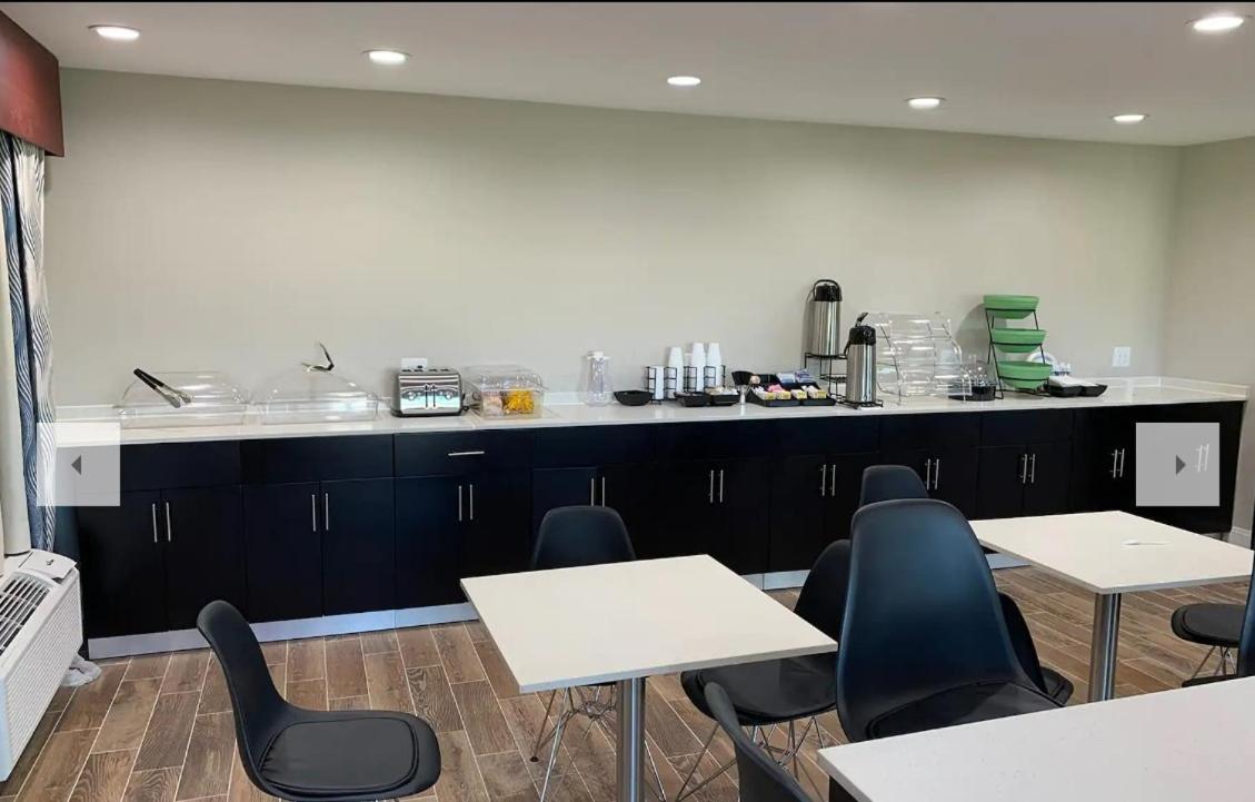 Days Inn By Wyndham Bellville Mansfield Ngoại thất bức ảnh