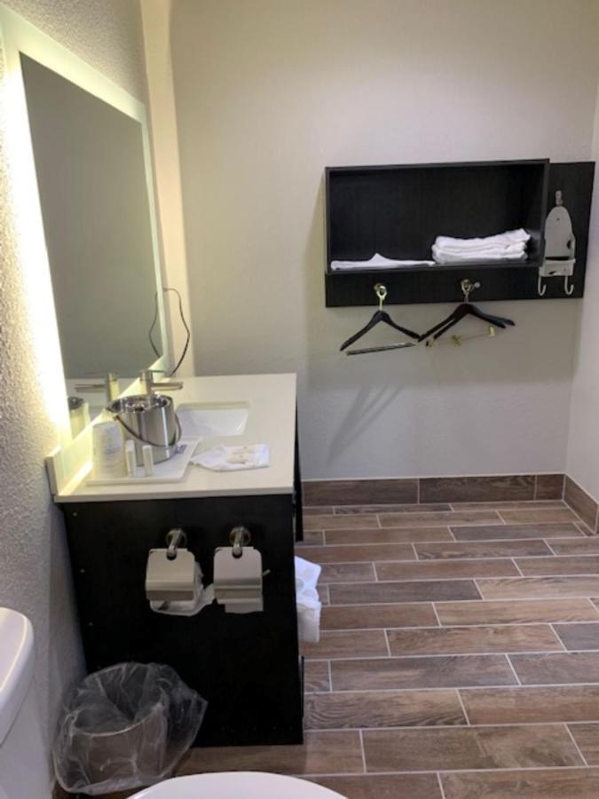 Days Inn By Wyndham Bellville Mansfield Ngoại thất bức ảnh
